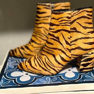 Antonio Melani ankle boots